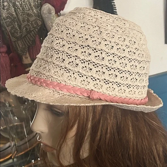 Vintage Cream Crochet Lace Hat - Picture 11 of 14